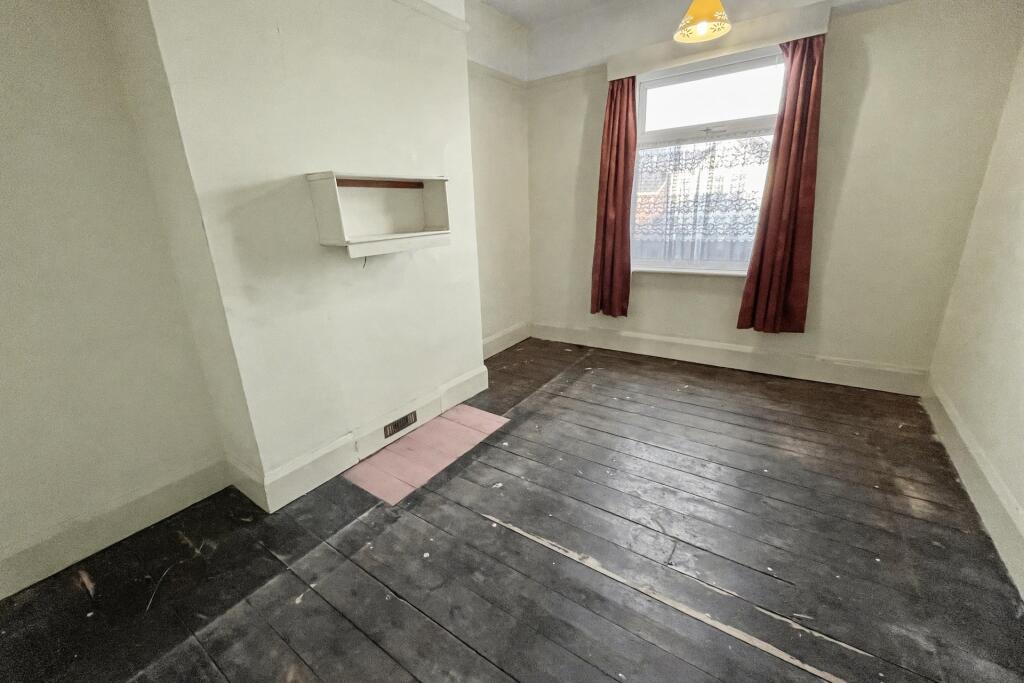 Additional image 3 of Kinson