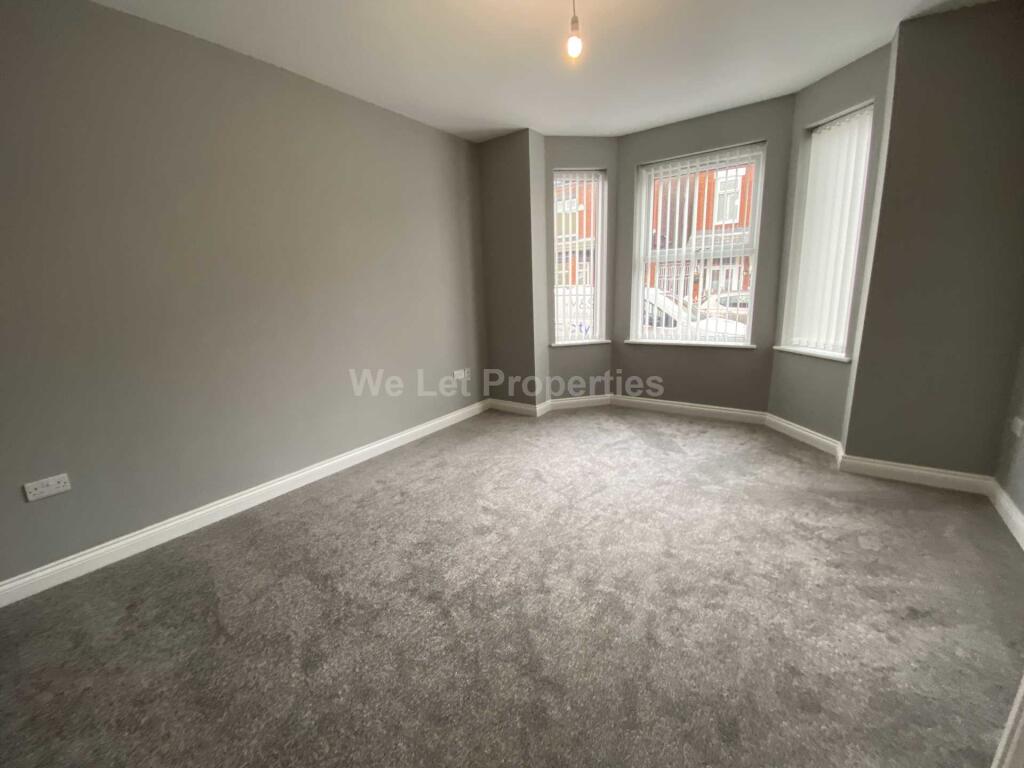 Apartment in Tameside, Greater Manchester - View 4