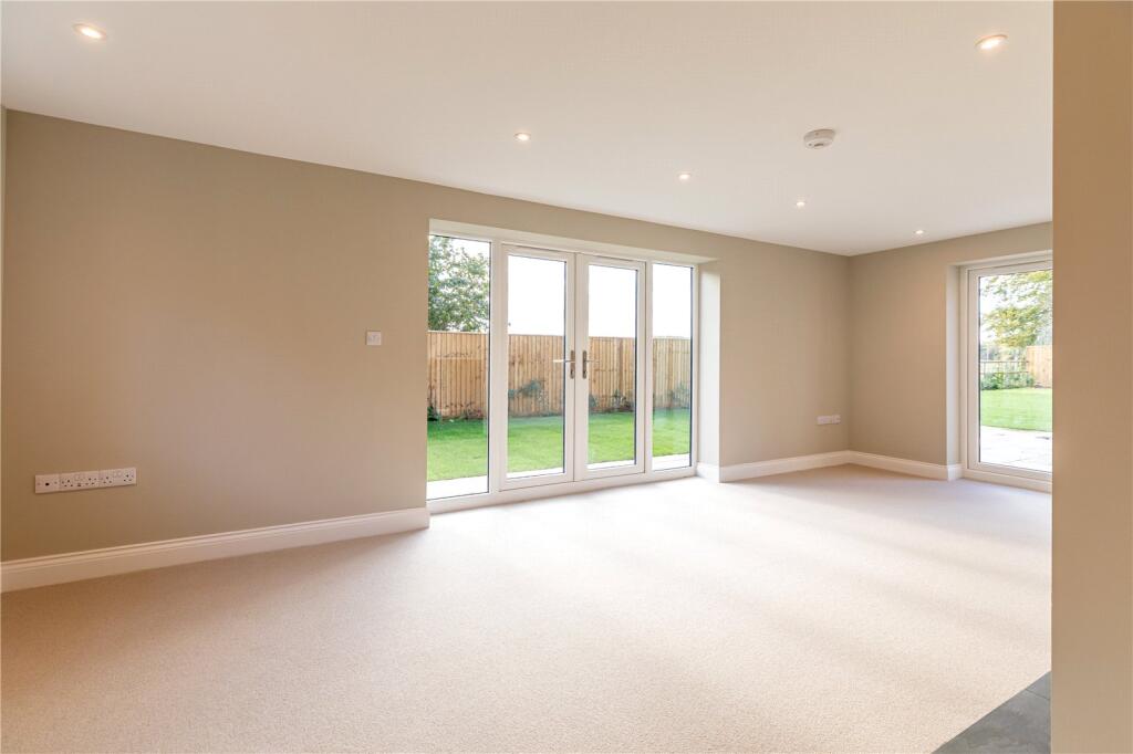 Forest Fields, Marlborough, Wiltshire, SN8 photo 3