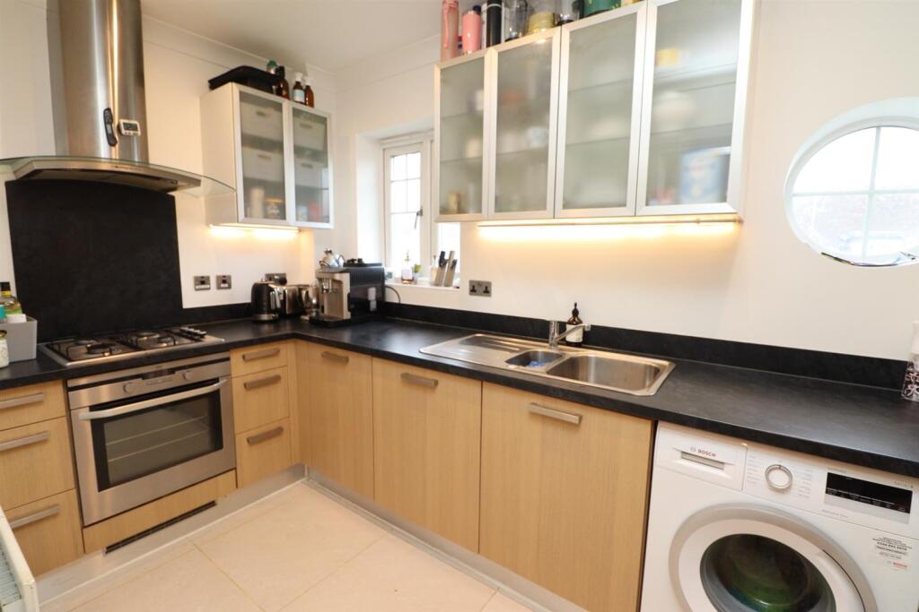 Highbridge Close, Radlett photo 4