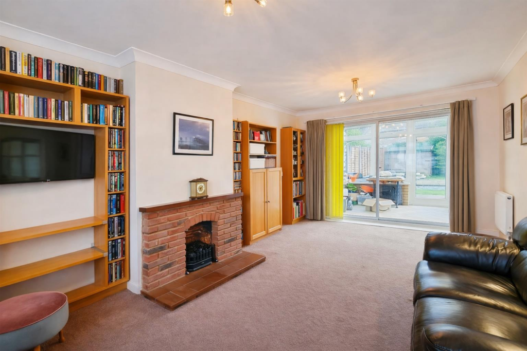 House in Hemel Hempstead - More