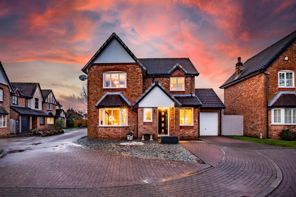 Main image of property: 9 The Pavilions, Davenham, CW9 8LB