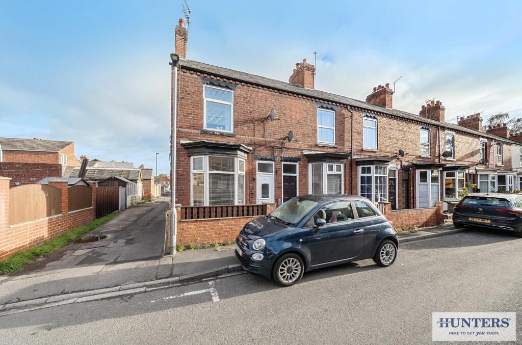 2-bed terraced on George Street, Selby, £160,000