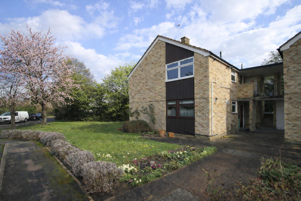 Main image of property: BALQUHAIN CLOSE, ASHTEAD, KT21