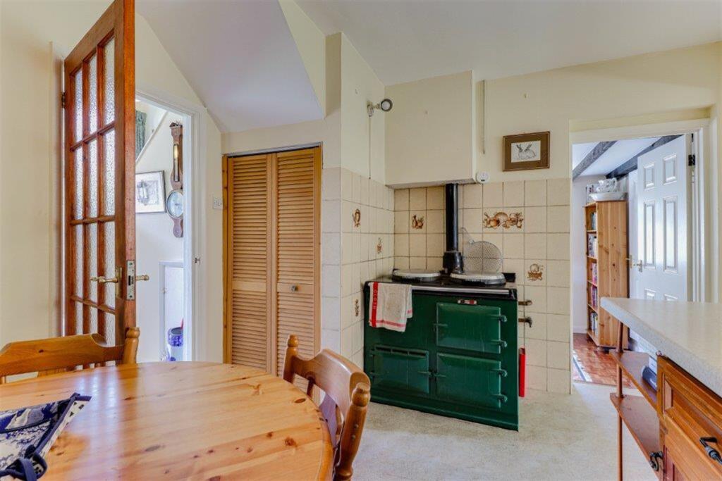 5 bedroom Detached House in Milford photo 4