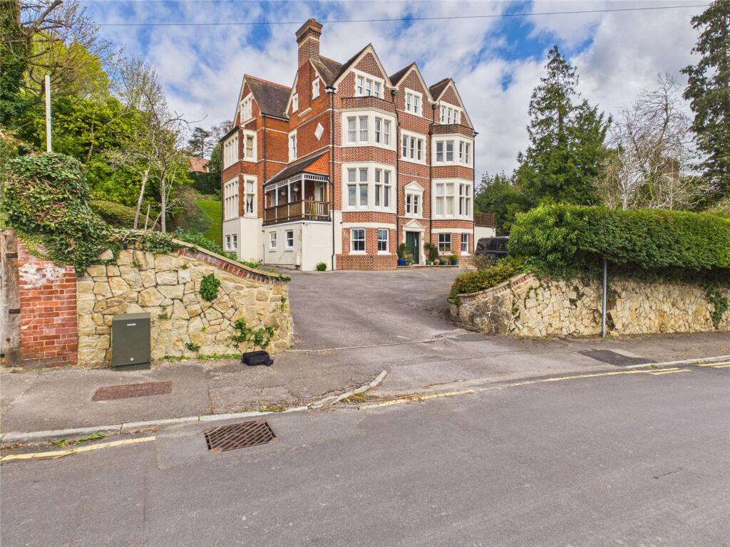 Main image of property: 26 Guildown Road, Guildford, Surrey, GU2