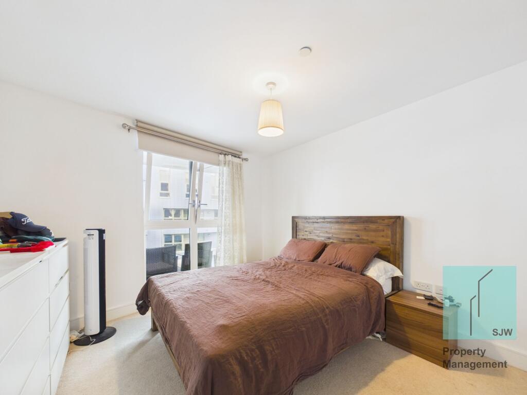 Apartment in London - More