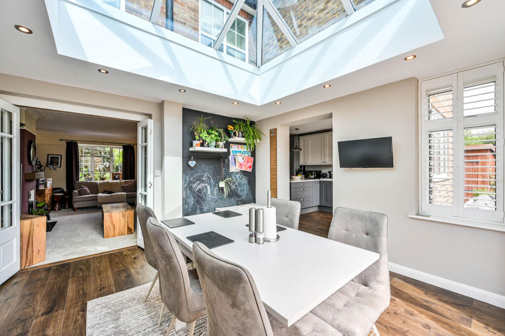 House in Guildford, Shalford - View 5