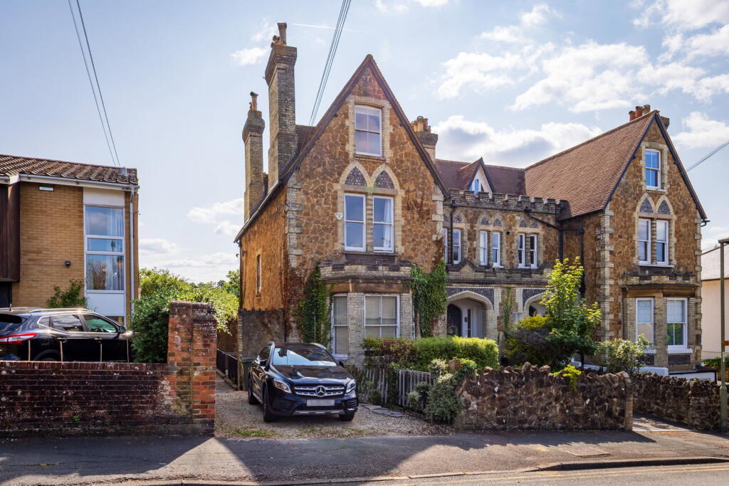Apartment in Guildford - View 5