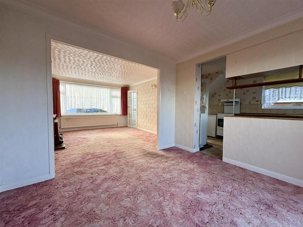 Hedingham Road, Hornchurch photo 3