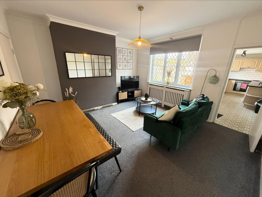 House in Wakefield, Micklefields, Glasshoughton - View 2
