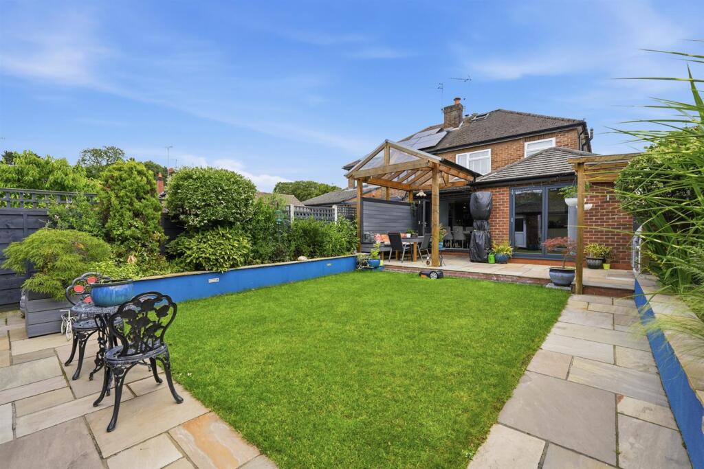 4 Parkbrook Road, Macclesfield photo 4