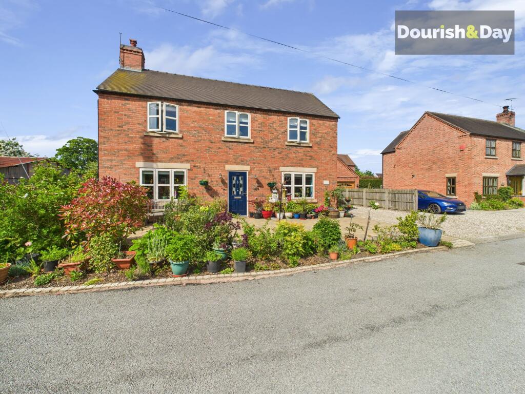 3-bed detached on Back Lane, Gnosall, ST20, £450,000