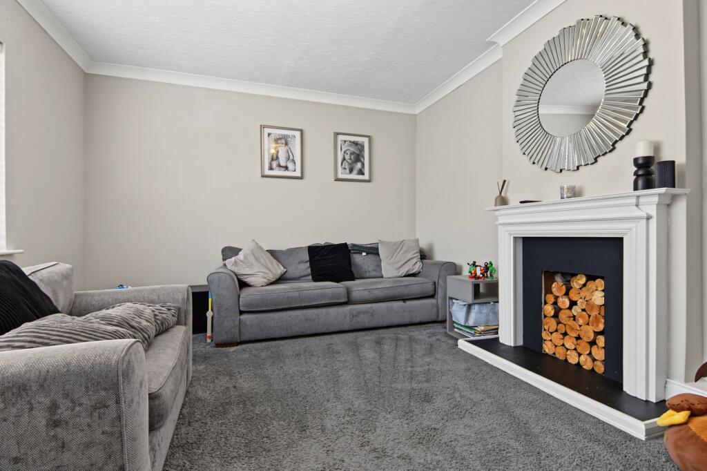 Pine Tree Road, Bedworth, CV12 photo 3