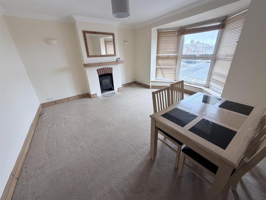 Apartment in Dorchester - View 3