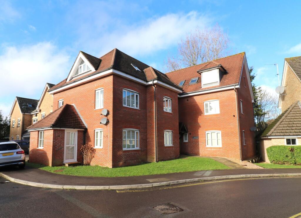 Main image of property: Lyons Place, Hedge End, SO30