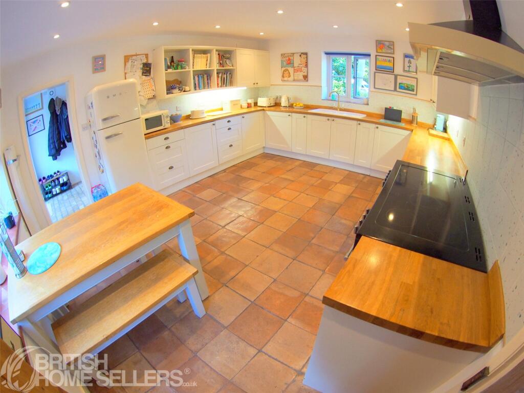 House in Ipswich - View 4
