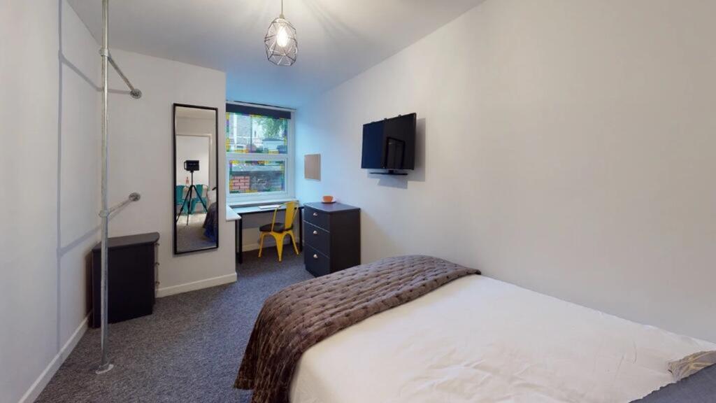 Main image of property: Fishponds Road, Fishponds, BS16