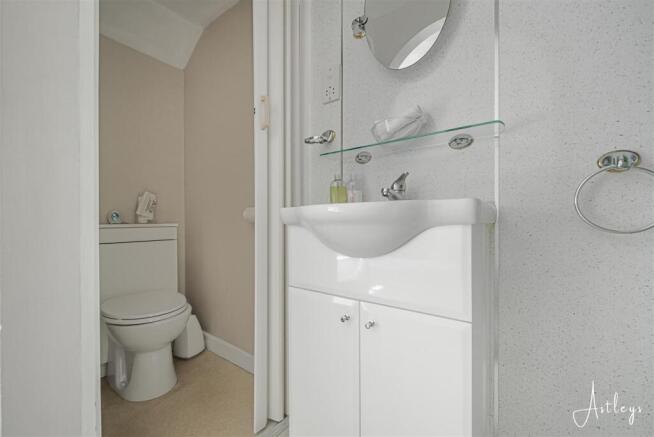 Ensuite shower room