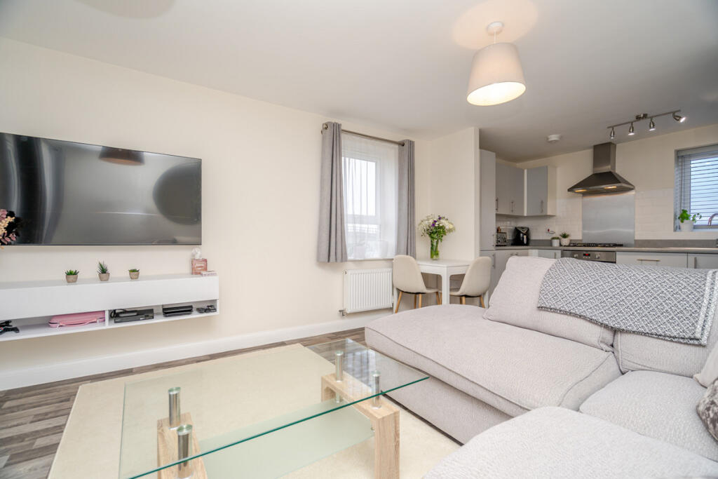 Apartment in Milton Keynes, Eaton Leys, Bletchley and Fenny Stratford - View 4