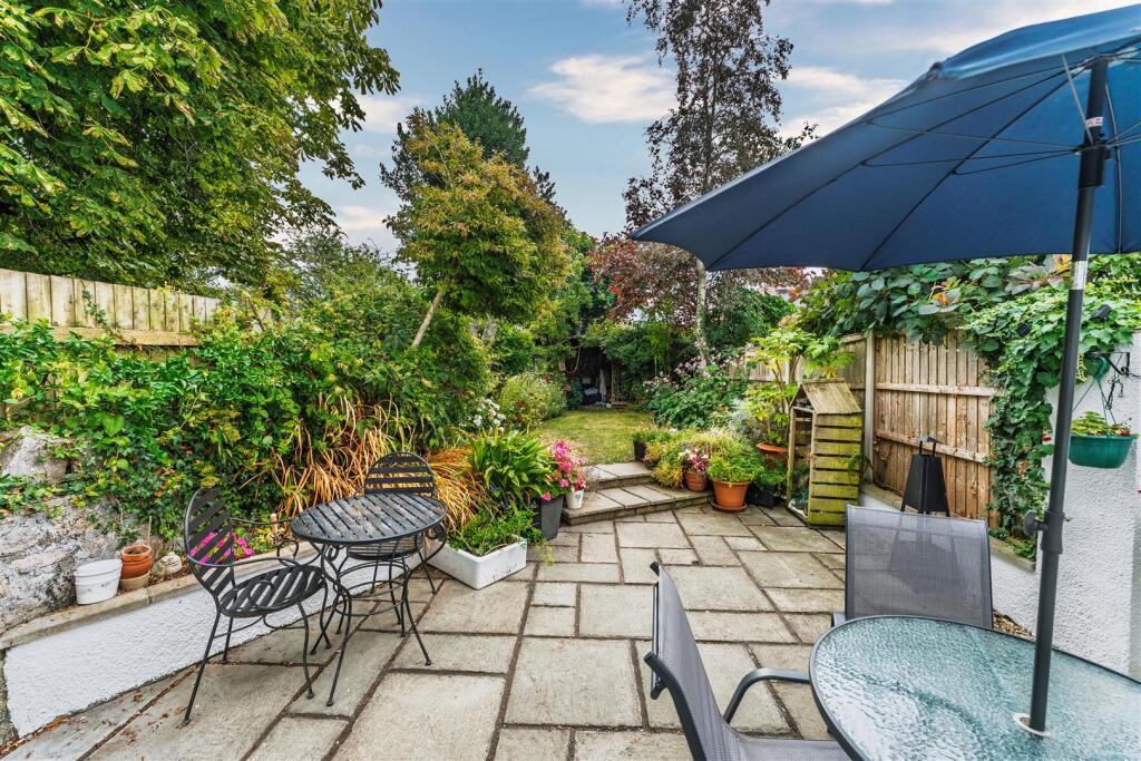 Victorian, three bedroom family home in the village of Yatton photo 2