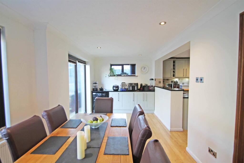 Elder Close, Portslade photo 4
