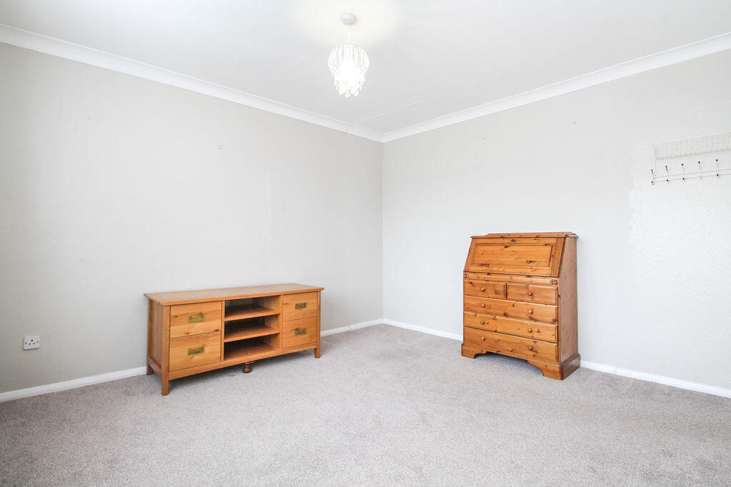 House in Bedford - View 5