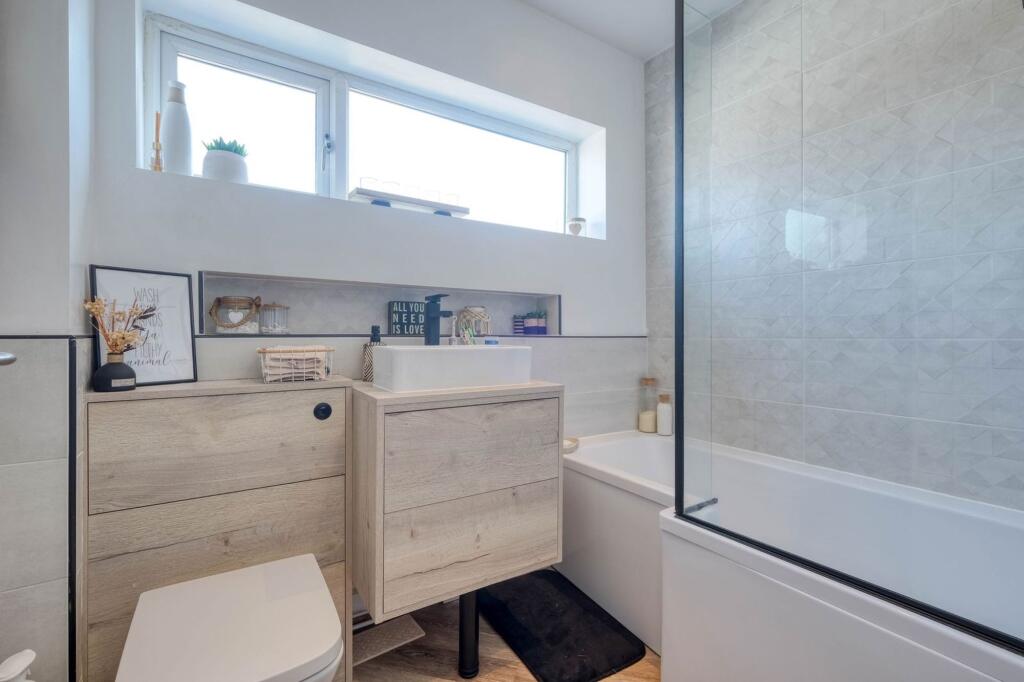 Additional image 15 of Westfields, Catshill, B61