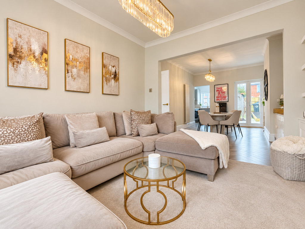 House in Salford, Walkden - More