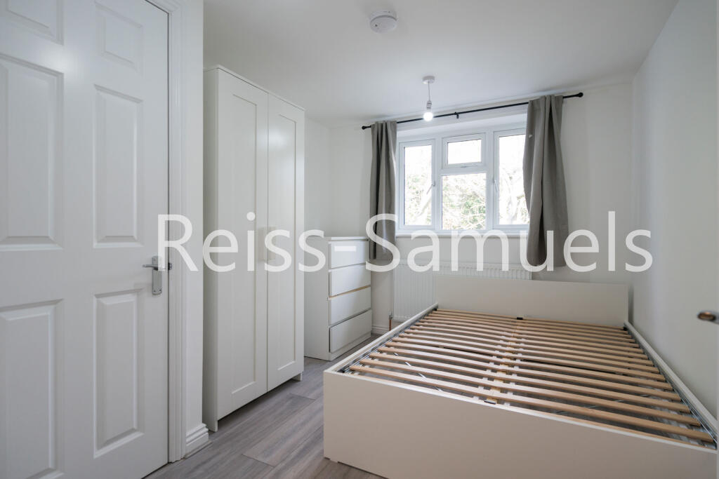 6 bedroom semi-detached house for rent