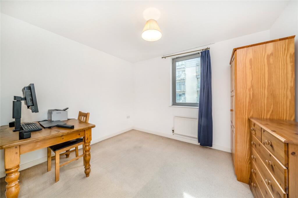 Apartment in London - More