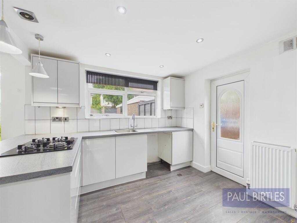 House in Trafford, Woodsend - View 4