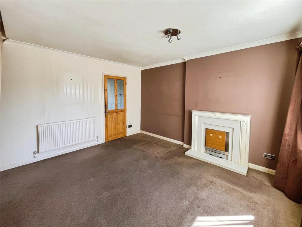 House in Ashfield, Sutton in Ashfield, Nottinghamshire - View 2