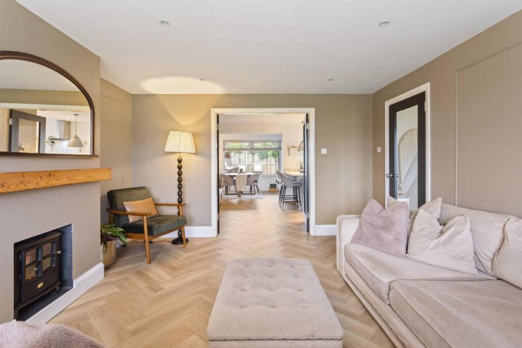 House in Edinburgh, Midlothian - View 4