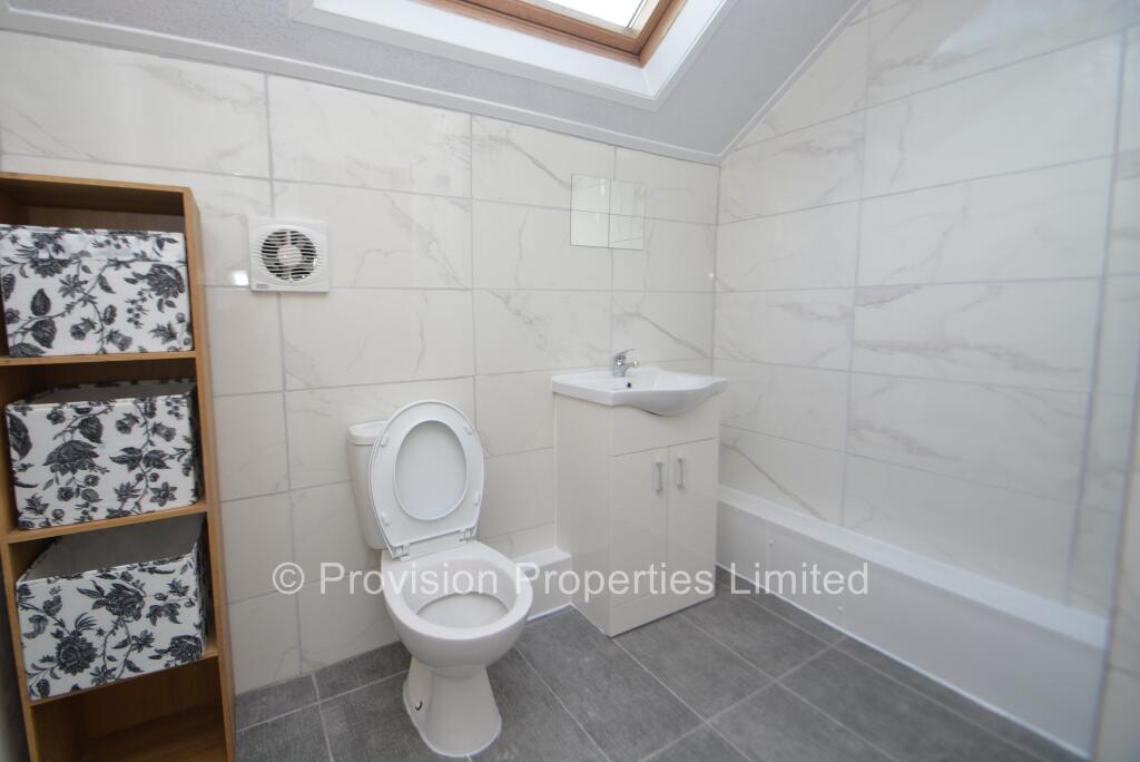House in Leeds - View 4