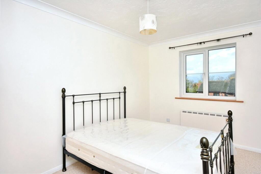 Apartment in Hemel Hempstead - View 4