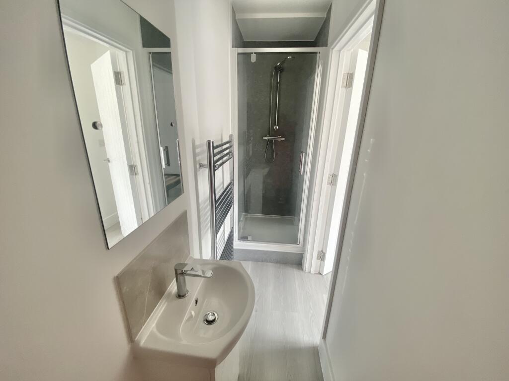 House in Romford - More