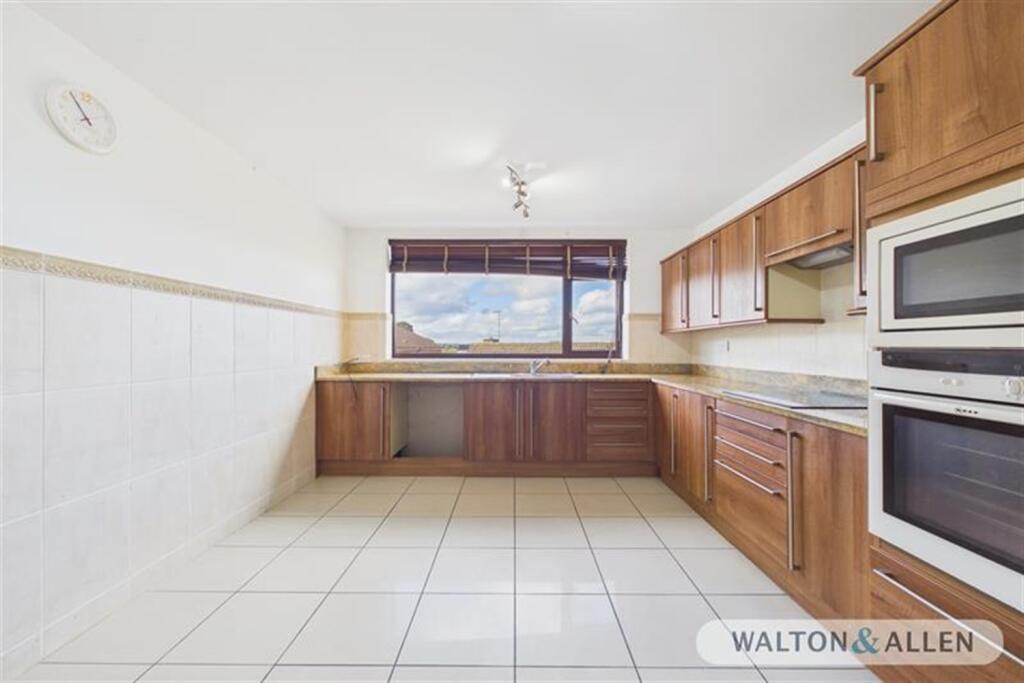 Main image of property: Longacre, Woodthorpe, NG5 4JS