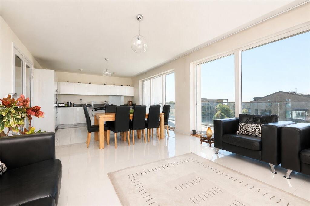 Apartment in Cambridge - View 3