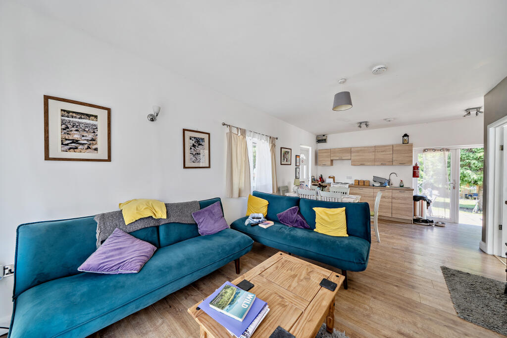 House in Brongest, Troedyraur - View 5