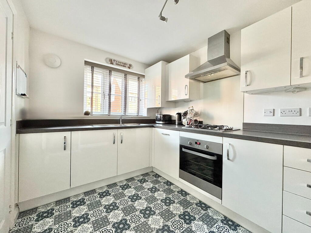 House in Brackley, Radstone Fields - View 4