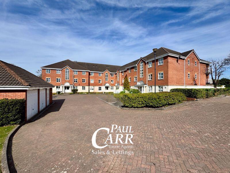 Main image of property: Flat 3, 40 Wyndley Close, Four Oaks, Sutton Coldfield, B74 4JD