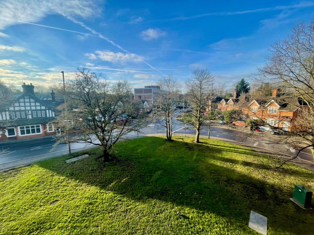 Alexander Lane, Hutton, Brentwood, CM13 photo 5