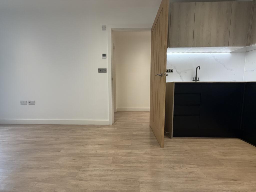 Apartment in Guildford - View 3