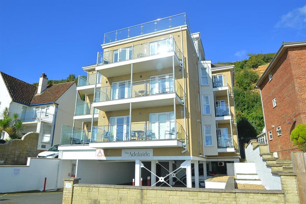 Stunning Sea Views * Shanklin Seafront - View 2