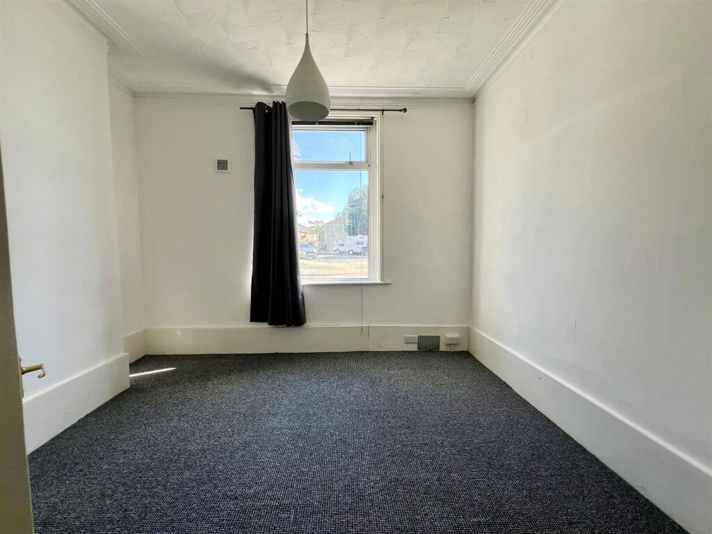 Apartment in Portsmouth - View 4