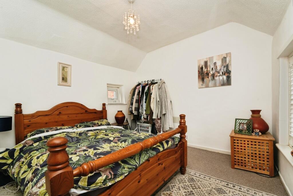 House in Worcester - View 5