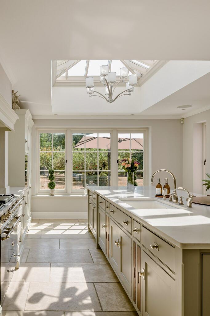House in Uttlesford, Felsted - View 5