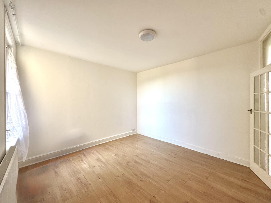 Main image of property: Mount Avenue,  Southall, UB1