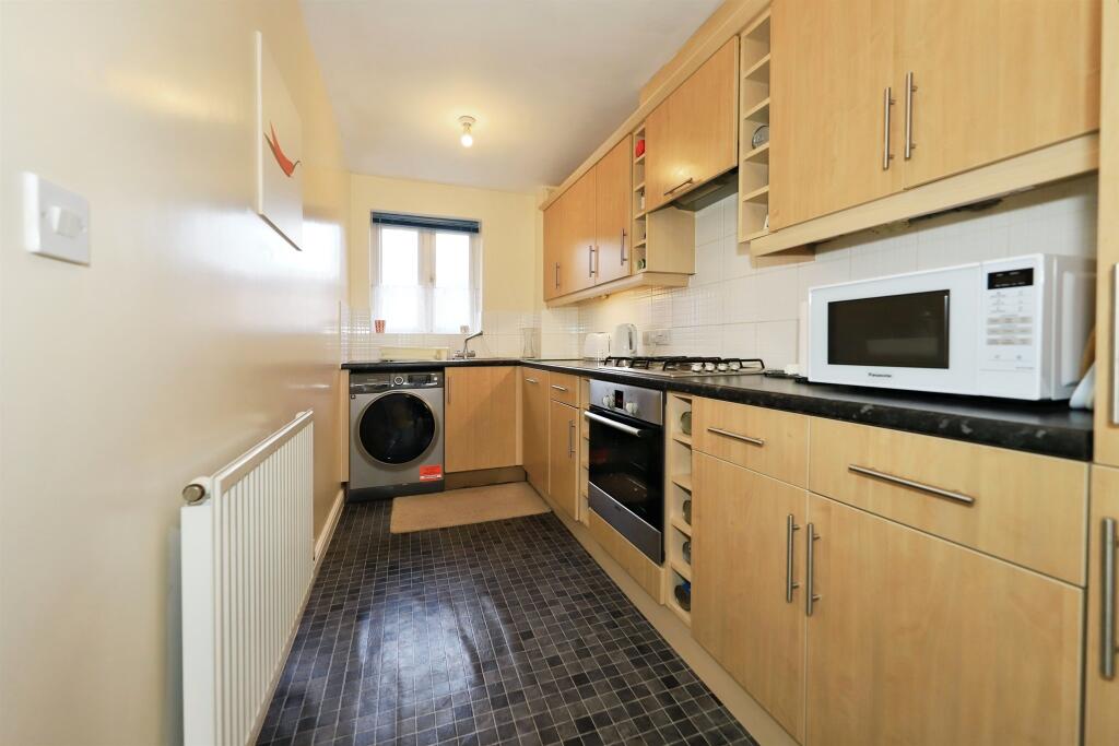 Dunoon Drive, Monmore Grange, Wolverhampton photo 4